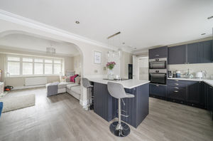 Kitchen diner angle 1- click for photo gallery